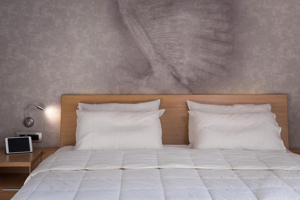 Icarus Hotel Kalamaki Eksteriør billede